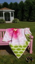 Load image into Gallery viewer, "Sonic Bloom" - Throw Quilt