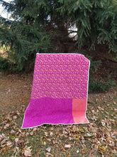 Load image into Gallery viewer, &quot;Corner Stars&quot; - Modern Throw Quilt