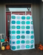 Load image into Gallery viewer, &quot;Fussy Pumpkin&quot; - Full Quilt