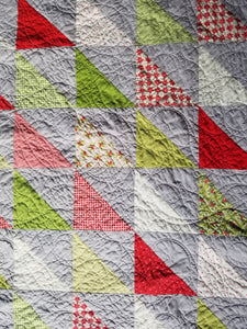 "Triangle Christmas" - Throw Quilt