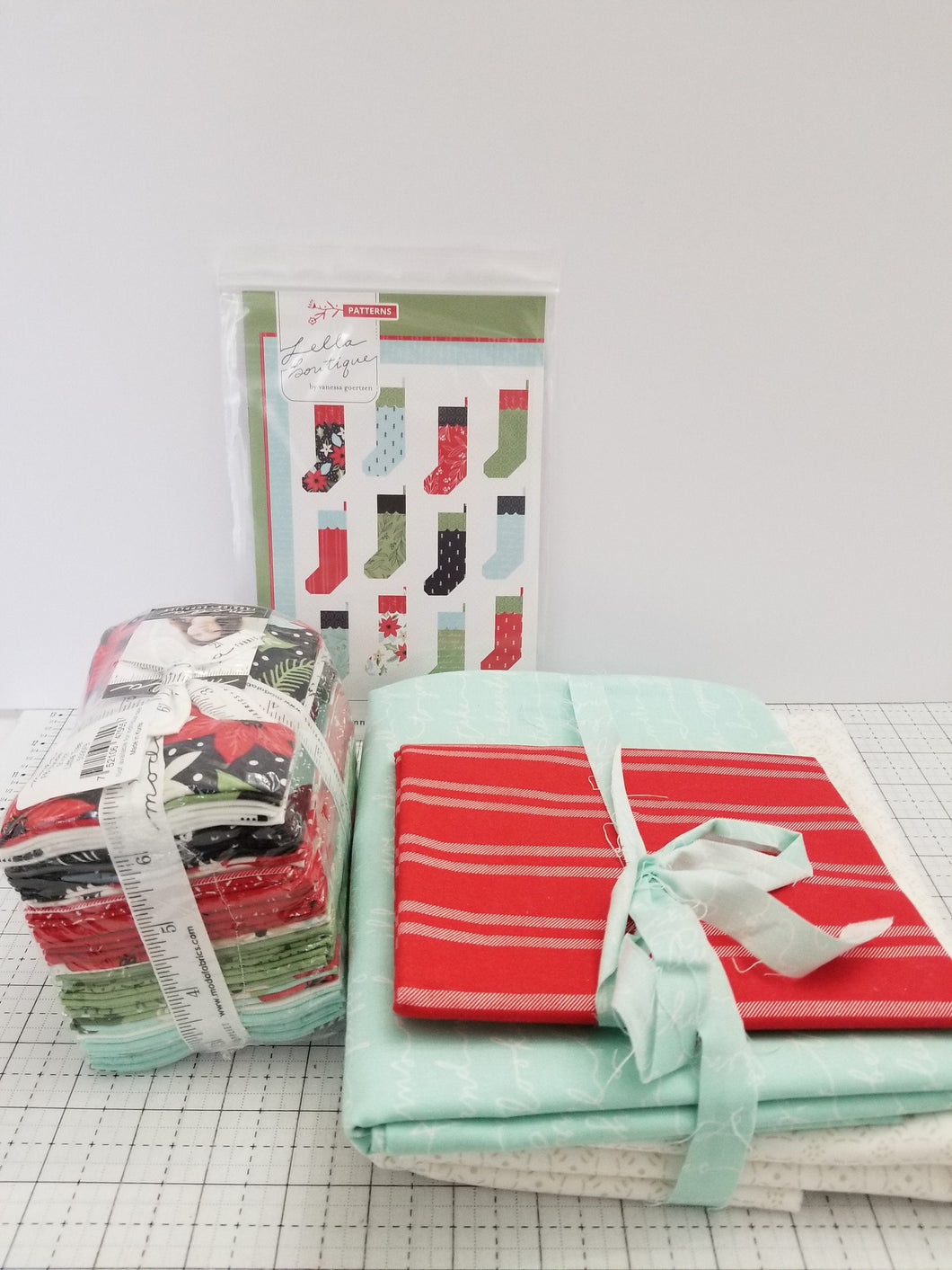 By The Chimney - Lella Boutique, Fat Eighth Quilt Kit